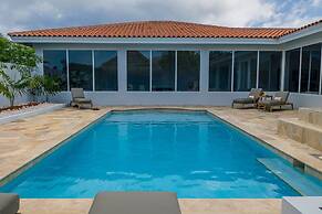 The Court Villa - 8 Bed 8 5 Bath