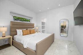 The Court Villa - 8 Bed 8 5 Bath