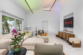 The Court Villa - 8 Bed 8 5 Bath