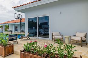 The Court Villa - 8 Bed 8 5 Bath