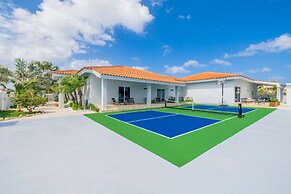 The Court Villa - 8 Bed 8 5 Bath