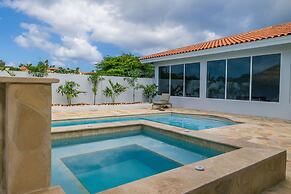 The Court Villa - 8 Bed 8 5 Bath