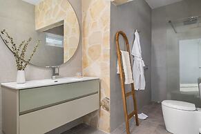 The Court Villa - 8 Bed 8 5 Bath