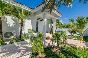 The Court Villa - 8 Bed 8 5 Bath