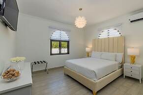 Tides Villa 4BR Private Pool Walk to the Beach