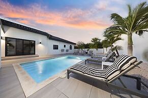 Tides Villa 4BR Private Pool Walk to the Beach