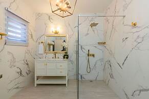 Tides Villa 4BR Private Pool Walk to the Beach