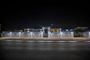 Tides Villa 4BR Private Pool Walk to the Beach