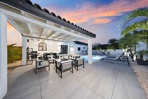 Tides Villa 4BR Private Pool Walk to the Beach