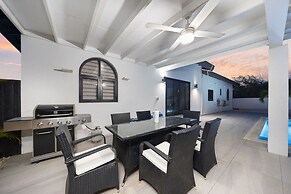 Tides Villa 4BR Private Pool Walk to the Beach