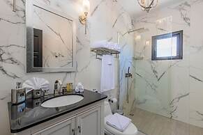 Tides Villa 4BR Private Pool Walk to the Beach