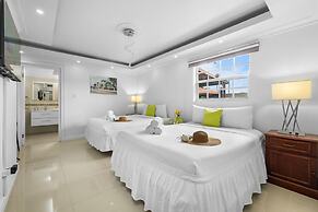 Urban 5BR Private Pool Getaway 10 Min- Bch