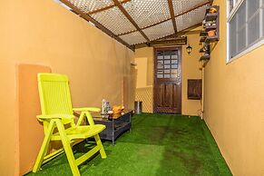 Urban 5BR Private Pool Getaway 10 Min- Bch