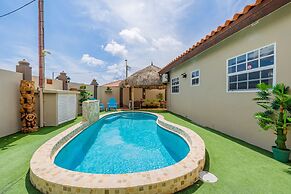 Urban 5BR Private Pool Getaway 10 Min- Bch