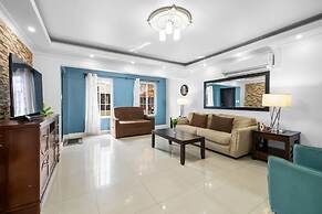 Urban 5BR Private Pool Getaway 10 Min- Bch