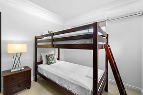 Urban 5BR Private Pool Getaway 10 Min- Bch