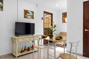 Urban 5BR Private Pool Getaway 10 Min- Bch