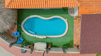 Urban 5BR Private Pool Getaway 10 Min- Bch