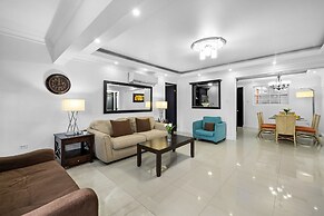 Urban 5BR Private Pool Getaway 10 Min- Bch