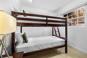 Urban 5BR Private Pool Getaway 10 Min- Bch