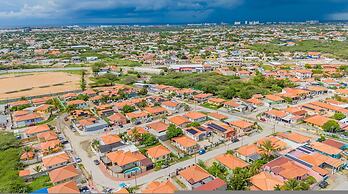 Urban 5BR Private Pool Getaway 10 Min- Bch