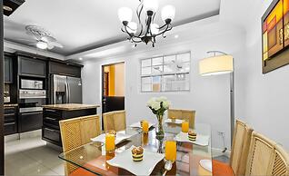 Urban 5BR Private Pool Getaway 10 Min- Bch