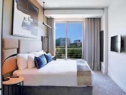 Katherine Street Luxury Apartment