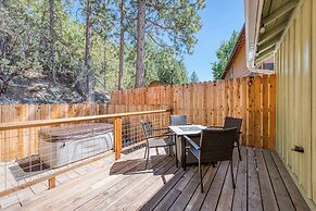 Cottage Like Suite With Private Hot Tub