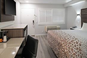 Beach Inn - A Huntington Beach Motel