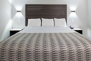 Beach Inn - A Huntington Beach Motel