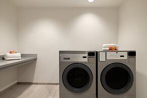 Springhill Suites By Marriott Fargo