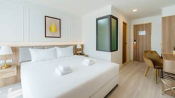 B2 Grand Nimman Premier Hotel