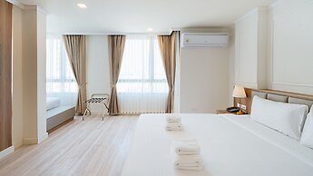 B2 Grand Nimman Premier Hotel