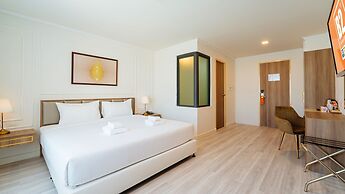 B2 Grand Nimman Premier Hotel