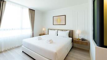 B2 Grand Nimman Premier Hotel