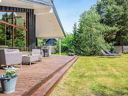 5 Star Holiday Home in Vaeggerlose