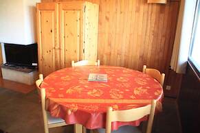 Rhododendrons Rd501 Center & Telecabine 4 Pers