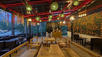 Ahava-Kasol Riverside Cafe & Cottage