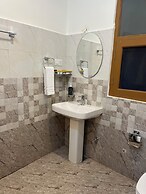 Ahava-Kasol Riverside Cafe & Cottage