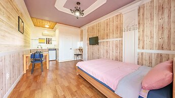 Taean Vintage House Pet-friendly Pension