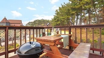 Taean Vintage House Pet-friendly Pension