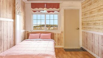 Taean Vintage House Pet-friendly Pension