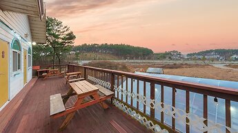 Taean Vintage House Pet-friendly Pension