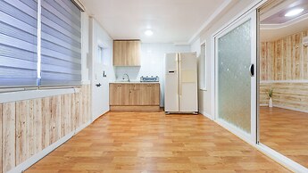 Taean Vintage House Pet-friendly Pension