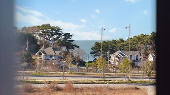 Taean Vintage House Pet-friendly Pension