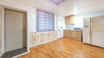 Taean Vintage House Pet-friendly Pension