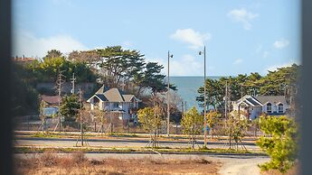 Taean Vintage House Pet-friendly Pension