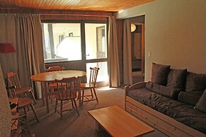 Rhododendrons Rd507 Center & View 6 Pers