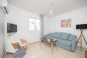 GE Harbour Apartment 24