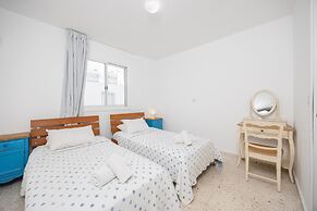 GE Harbour Apartment 24